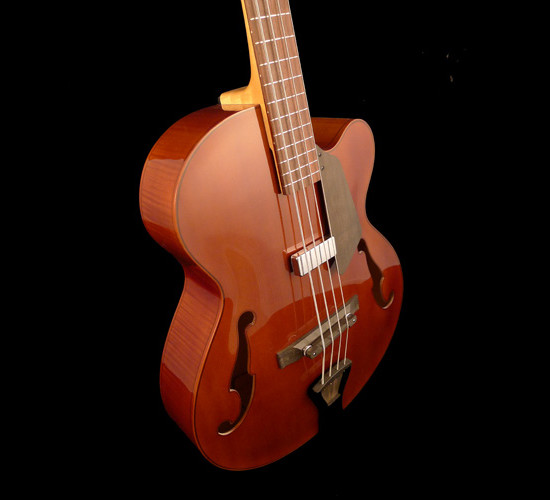 basse-archtop