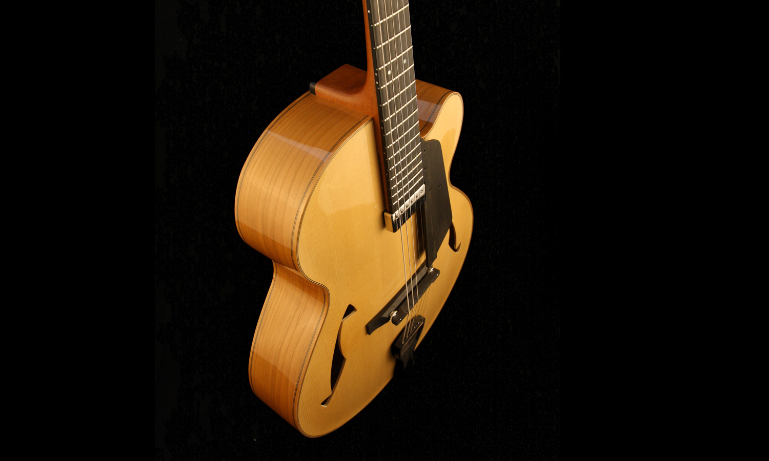 archtop en cerisier