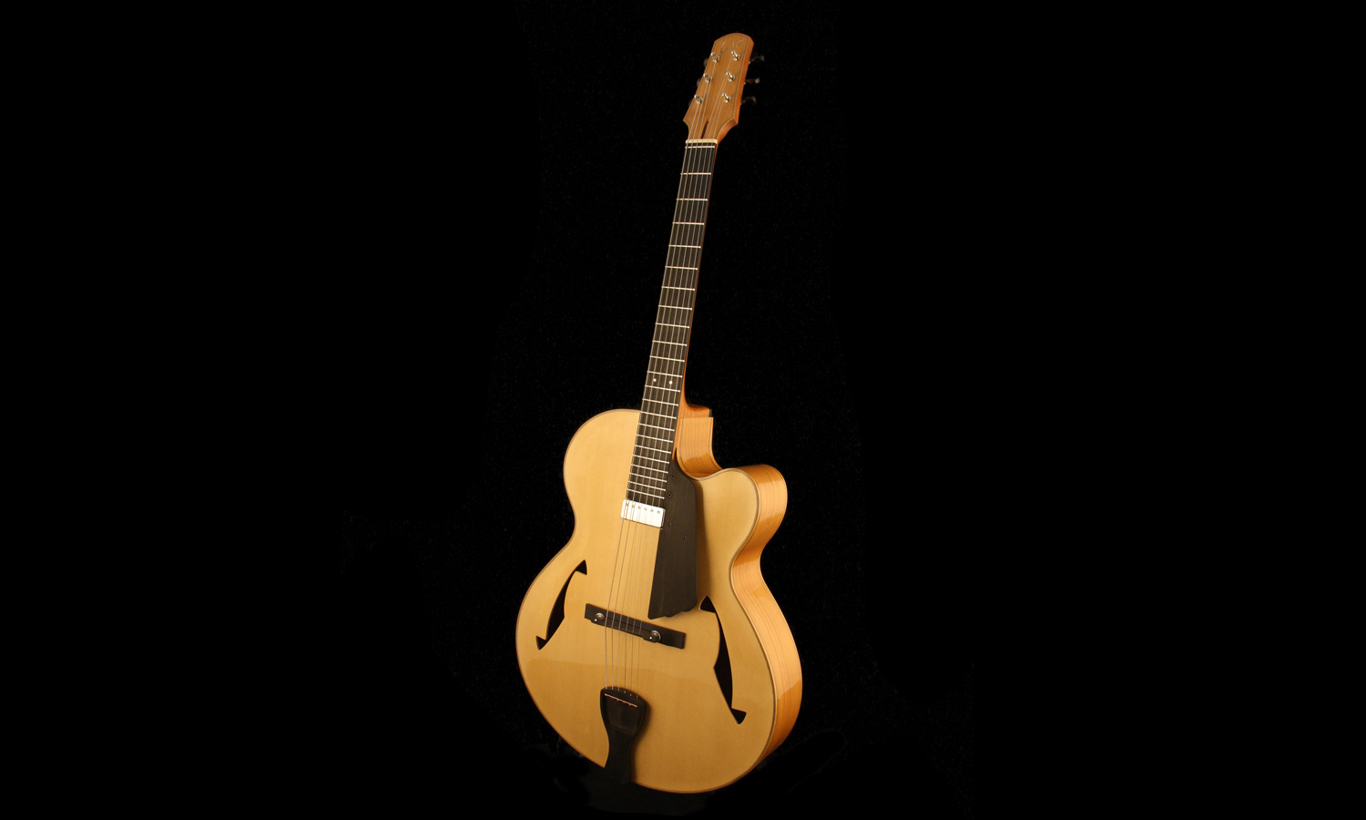 archtop en cerisier