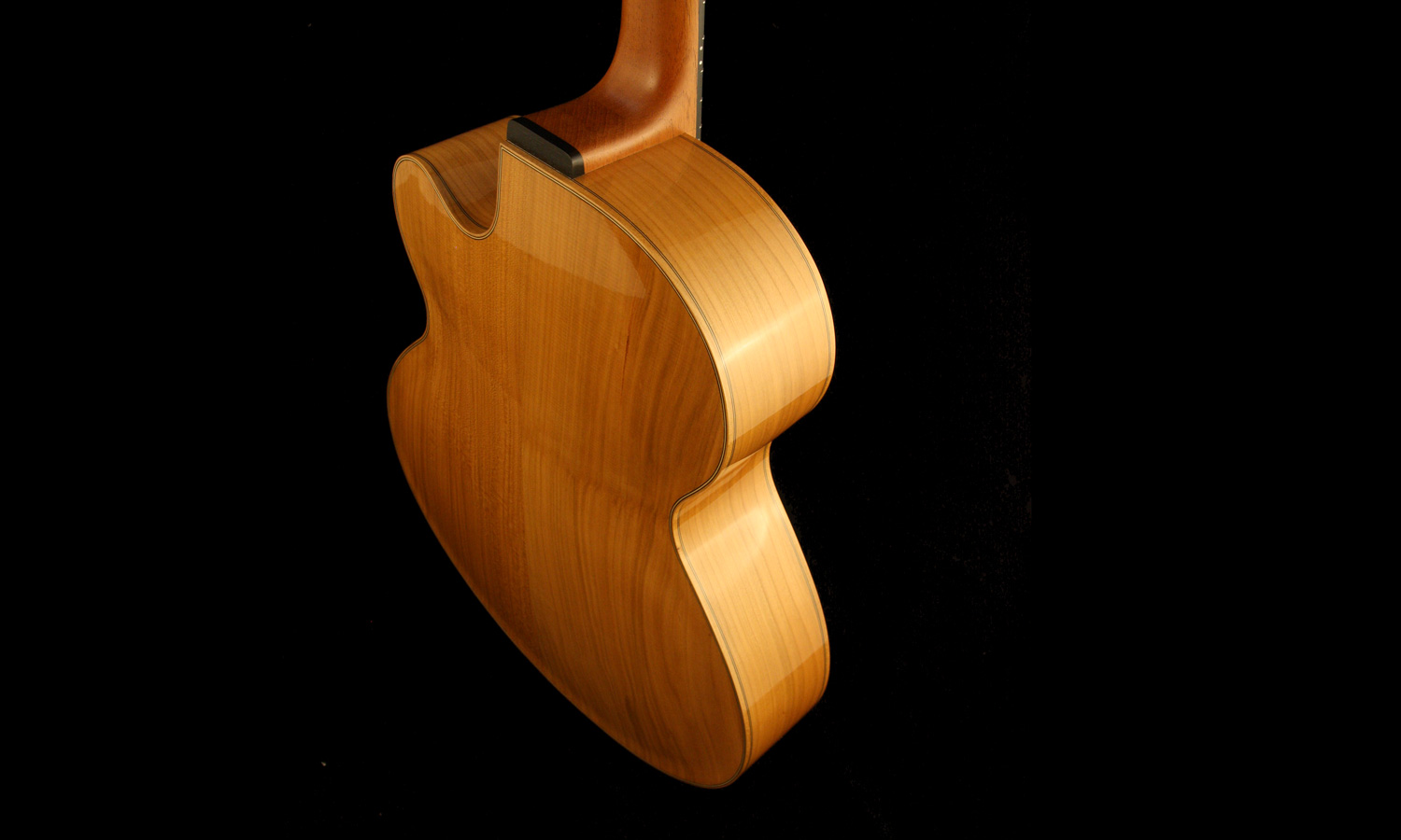 archtop en cerisier